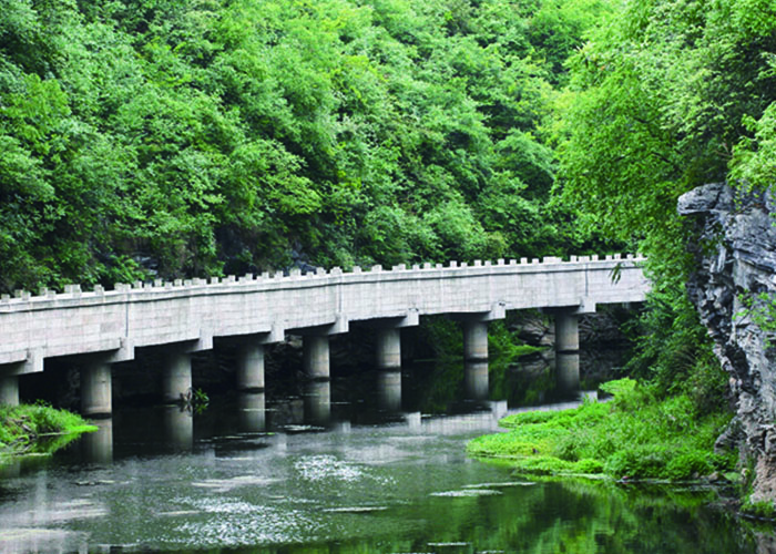貴陽(yáng)市龍洞堡魚梁河截污溝