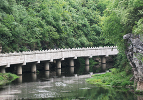 貴陽(yáng)市龍洞堡魚梁河截污溝
