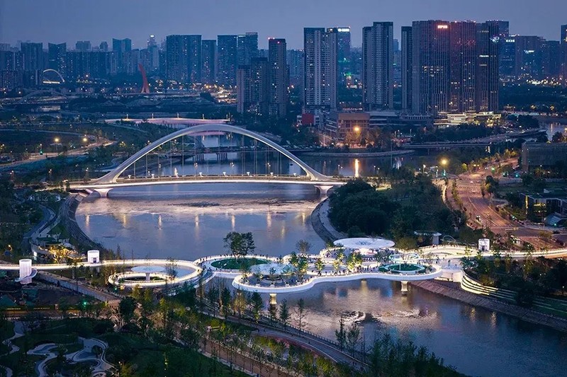 成都漂浮公園，一座橋，九種風(fēng)景